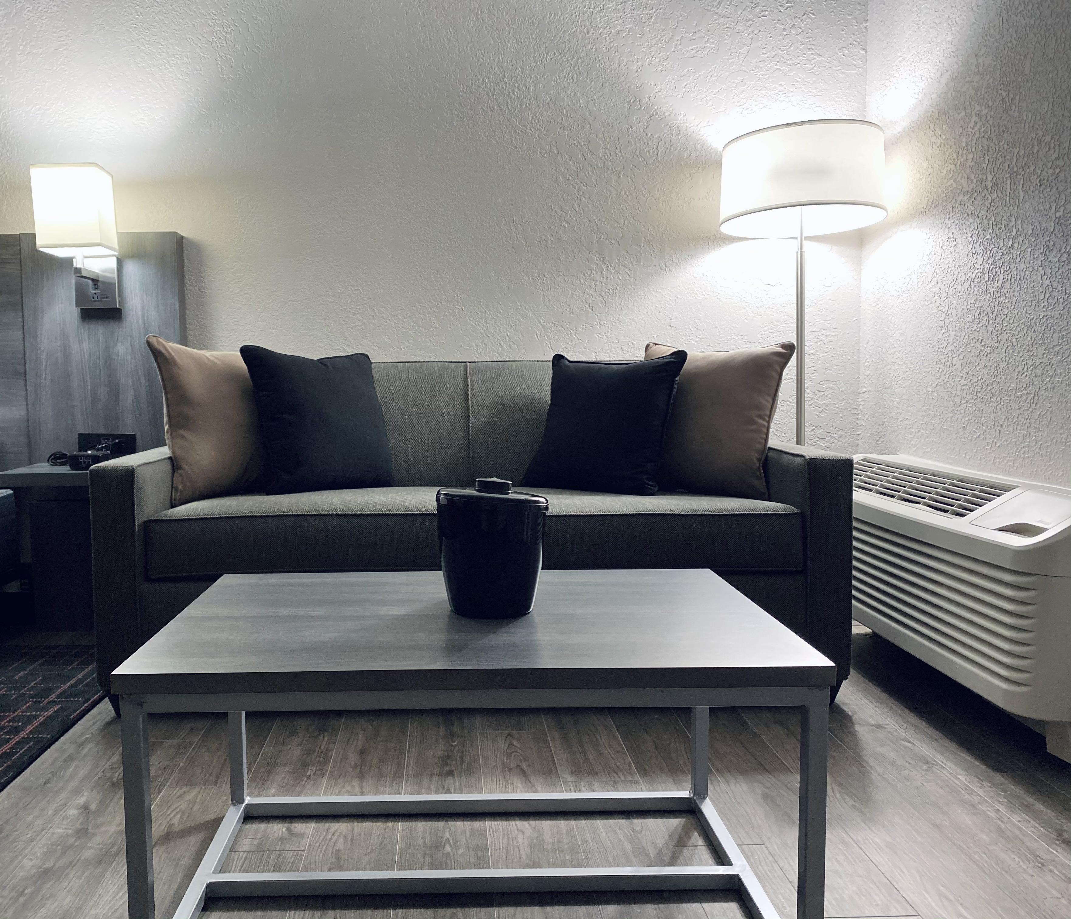 Ramada By Wyndham Hartford North - Bradley Airport Hotel Windsor Locks Bagian luar foto