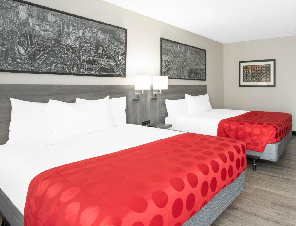 Ramada By Wyndham Hartford North - Bradley Airport Hotel Windsor Locks Bagian luar foto