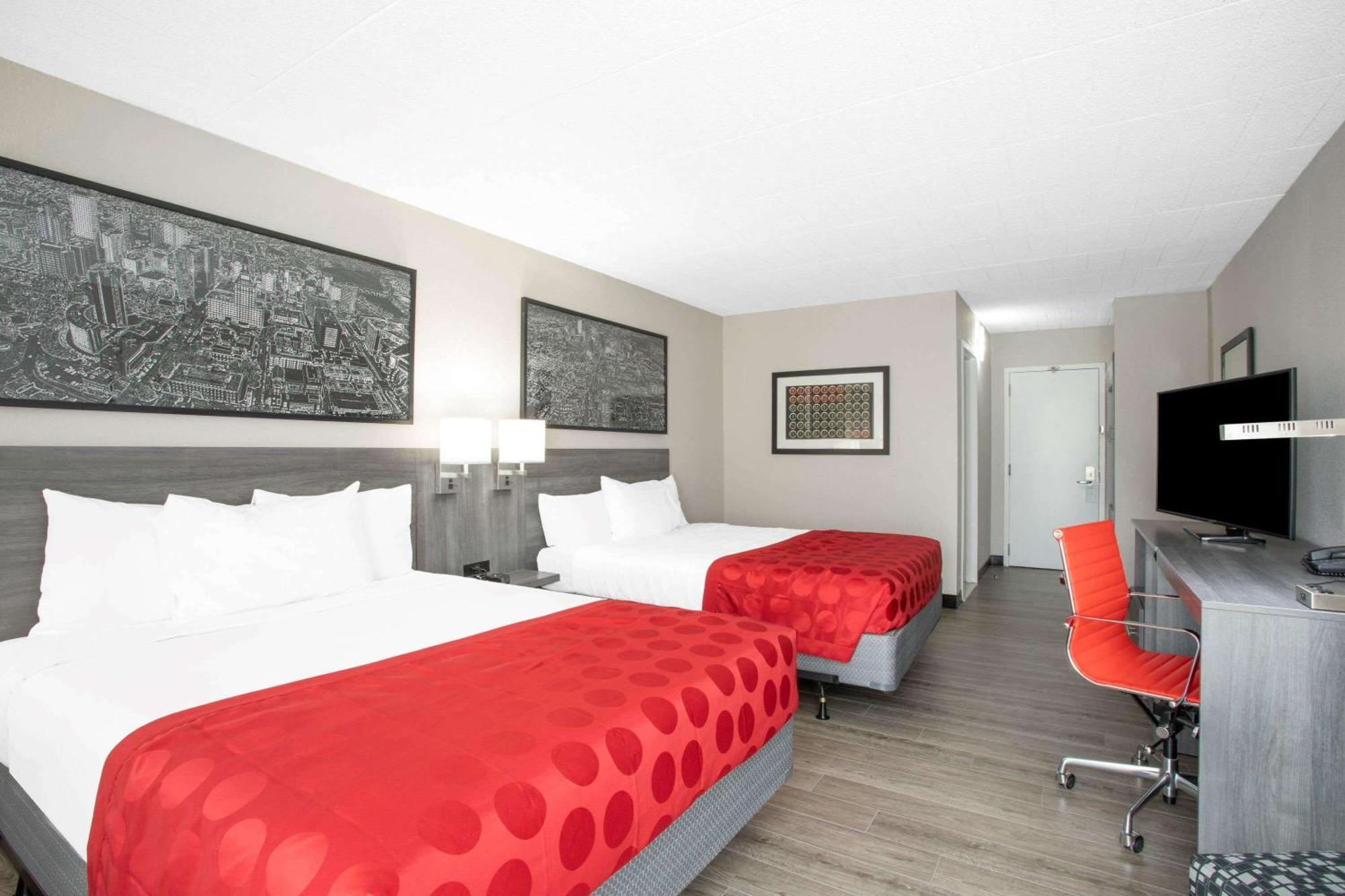 Ramada By Wyndham Hartford North - Bradley Airport Hotel Windsor Locks Ruang foto